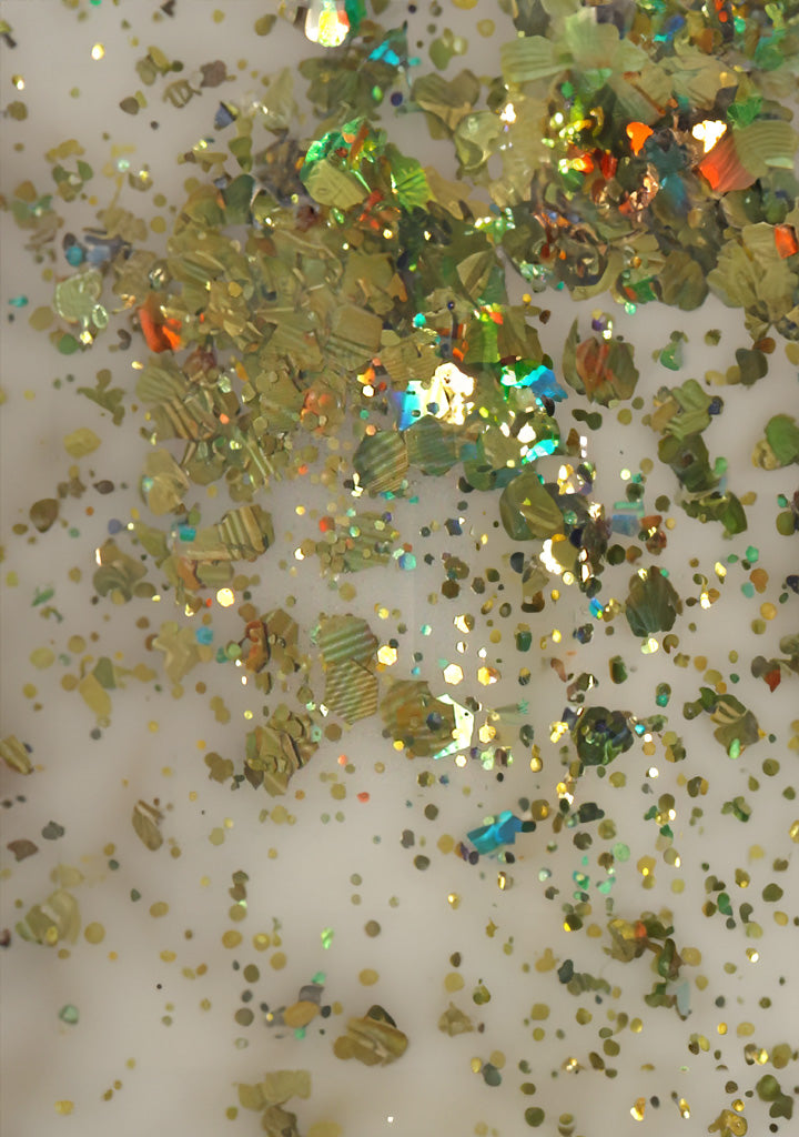 L 2937 Glittery Green Nail Polish 15ml